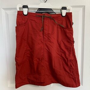Mountain Hardwear Women’s Utility Skirt Size 6 Rust Red Drawstring Zip Pocket